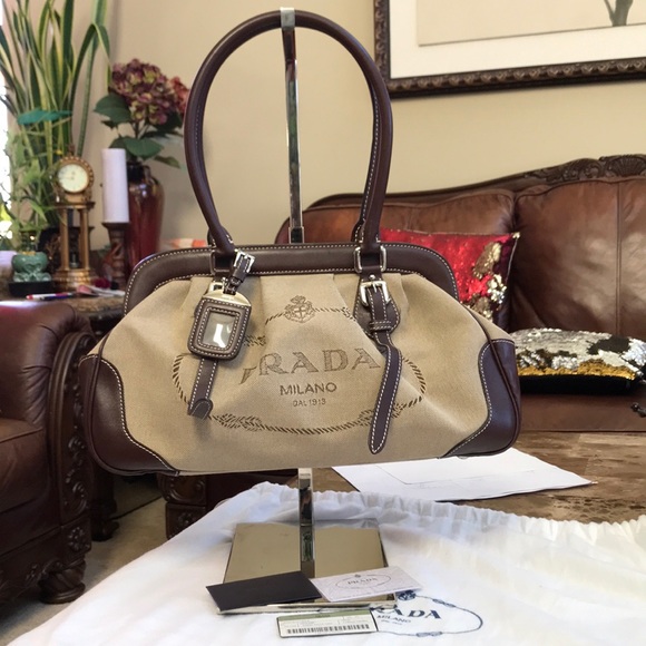 Prada 💯 authentic - Picture 2 of 8